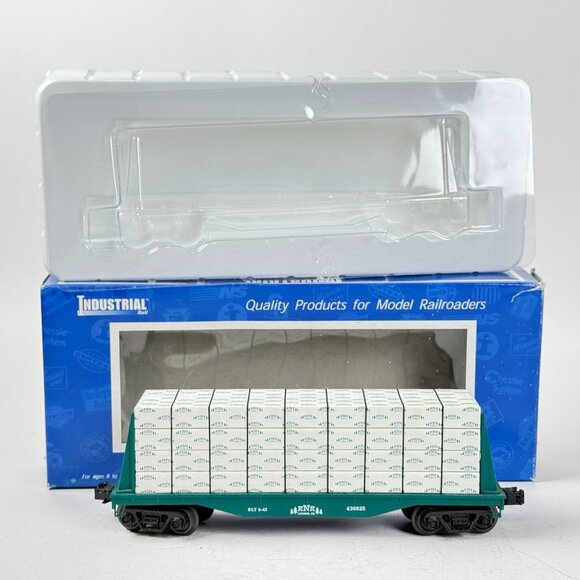Industrial Rail O-27 Gauge IDM -7003 RNR Lumber Co Green Flatcar w/Load Boxed - Picture 2 of 12